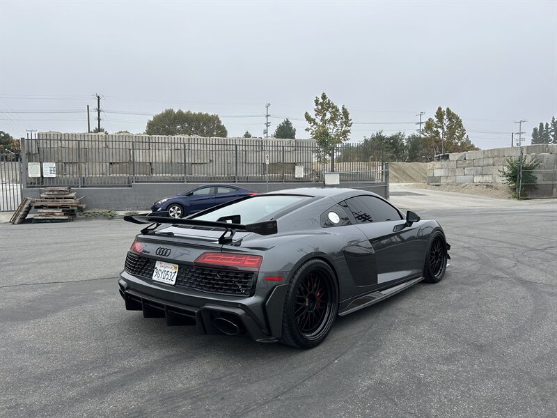 2023 Audi R8 5.2 V10 GT   - Photo 4 - Canoga Park, CA 91303