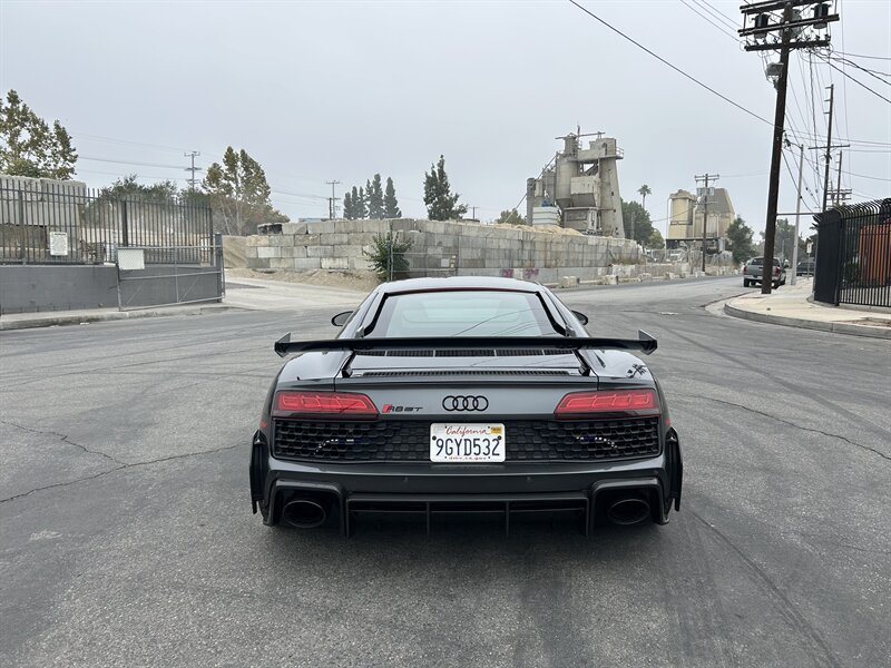 2023 Audi R8 5.2 V10 GT   - Photo 8 - Canoga Park, CA 91303