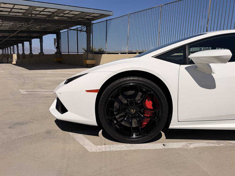 2016 Lamborghini Huracan LP 610-4 - Photo 13 - Canoga Park, CA 91303