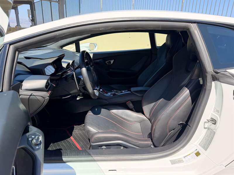 2016 Lamborghini Huracan LP 610-4 - Photo 19 - Canoga Park, CA 91303