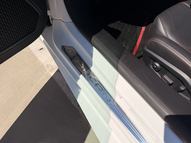 2016 Lamborghini Huracan LP 610-4 - Photo 23 - Canoga Park, CA 91303