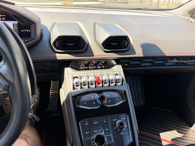 2016 Lamborghini Huracan LP 610-4 - Photo 30 - Canoga Park, CA 91303