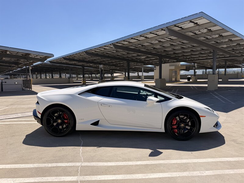 2016 Lamborghini Huracan LP 610-4 - Photo 5 - Canoga Park, CA 91303