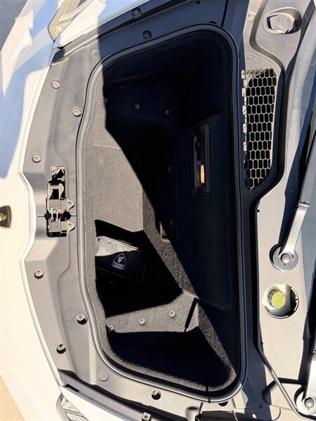 2016 Lamborghini Huracan LP 610-4 - Photo 15 - Canoga Park, CA 91303