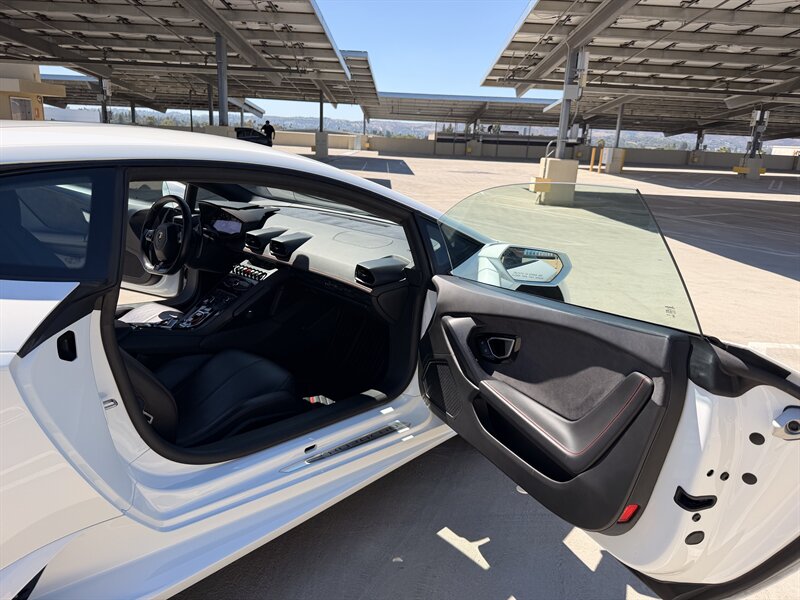 2016 Lamborghini Huracan LP 610-4 - Photo 20 - Canoga Park, CA 91303