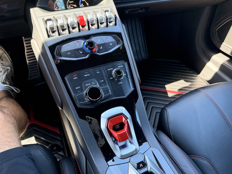 2016 Lamborghini Huracan LP 610-4 - Photo 29 - Canoga Park, CA 91303