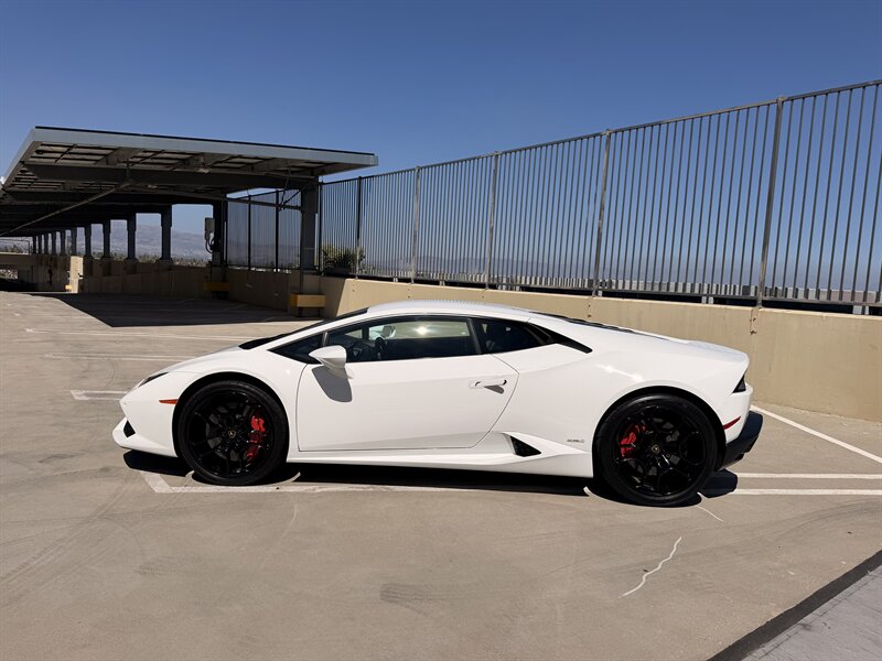 2016 Lamborghini Huracan LP 610-4 - Photo 2 - Canoga Park, CA 91303