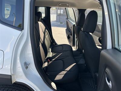 2020 Jeep Renegade Sport   - Photo 18 - Canoga Park, CA 91303