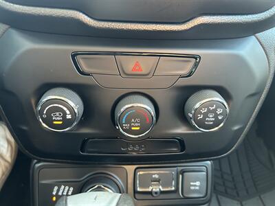 2020 Jeep Renegade Sport   - Photo 28 - Canoga Park, CA 91303