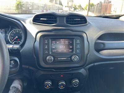 2020 Jeep Renegade Sport   - Photo 29 - Canoga Park, CA 91303