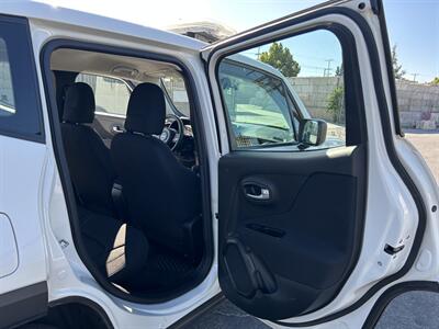 2020 Jeep Renegade Sport   - Photo 17 - Canoga Park, CA 91303