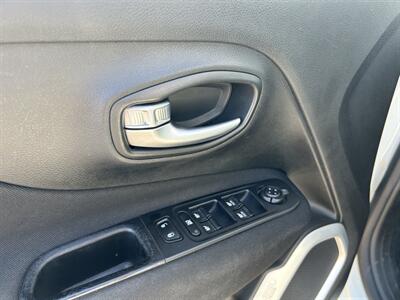 2020 Jeep Renegade Sport   - Photo 22 - Canoga Park, CA 91303