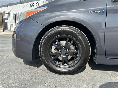 2015 Toyota Prius Three   - Photo 11 - Canoga Park, CA 91303