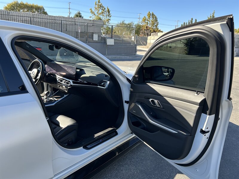2023 BMW M3 Competition xDrive   - Photo 26 - Canoga Park, CA 91303