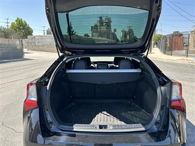 2022 Toyota Prius XLE   - Photo 9 - Canoga Park, CA 91303