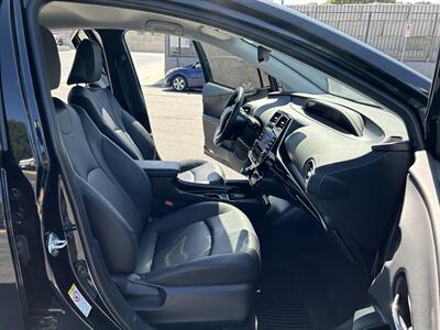 2022 Toyota Prius XLE   - Photo 20 - Canoga Park, CA 91303
