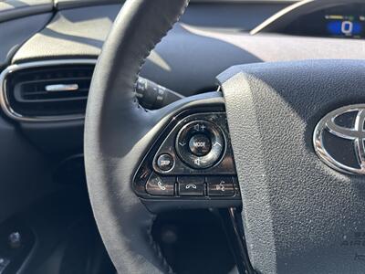 2022 Toyota Prius XLE   - Photo 36 - Canoga Park, CA 91303