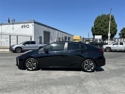 2022 Toyota Prius XLE   - Photo 2 - Canoga Park, CA 91303