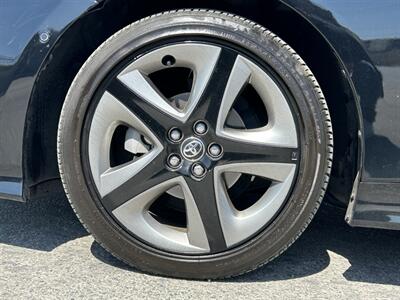 2022 Toyota Prius XLE   - Photo 11 - Canoga Park, CA 91303