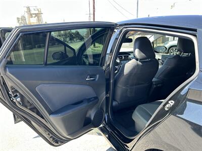 2022 Toyota Prius XLE   - Photo 15 - Canoga Park, CA 91303