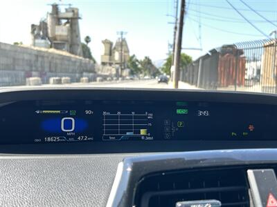 2022 Toyota Prius XLE   - Photo 41 - Canoga Park, CA 91303