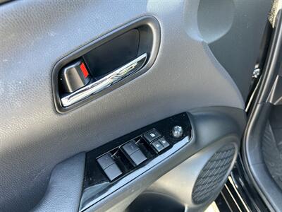 2022 Toyota Prius XLE   - Photo 22 - Canoga Park, CA 91303