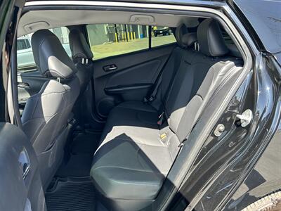 2022 Toyota Prius XLE   - Photo 16 - Canoga Park, CA 91303