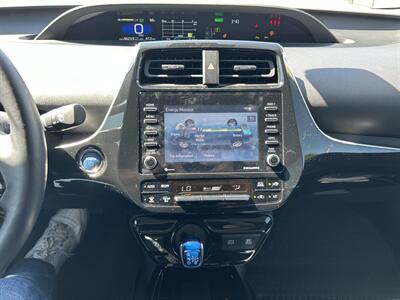 2022 Toyota Prius XLE   - Photo 30 - Canoga Park, CA 91303