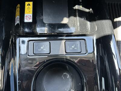 2022 Toyota Prius XLE   - Photo 26 - Canoga Park, CA 91303