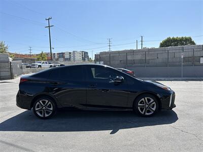 2022 Toyota Prius XLE   - Photo 5 - Canoga Park, CA 91303