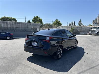 2022 Toyota Prius XLE   - Photo 4 - Canoga Park, CA 91303