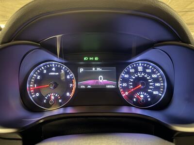 2023 Kia Forte GT-Line   - Photo 32 - Canoga Park, CA 91303