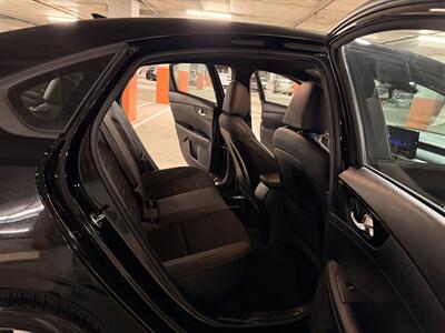 2023 Kia Forte GT-Line   - Photo 17 - Canoga Park, CA 91303