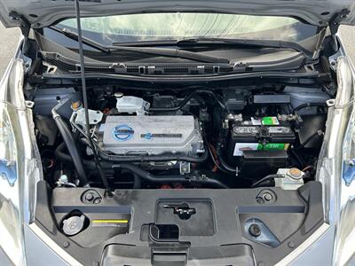 2011 Nissan LEAF SL   - Photo 14 - Canoga Park, CA 91303