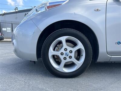 2011 Nissan LEAF SL   - Photo 13 - Canoga Park, CA 91303