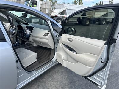 2011 Nissan LEAF SL   - Photo 20 - Canoga Park, CA 91303