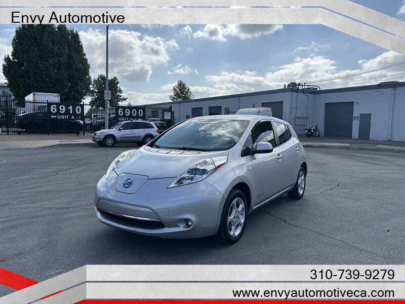 2011 Nissan LEAF SL  