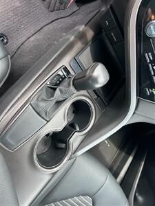 2021 Toyota Camry SE   - Photo 24 - Canoga Park, CA 91303