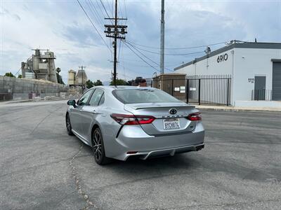 2021 Toyota Camry SE   - Photo 3 - Canoga Park, CA 91303