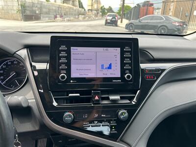 2021 Toyota Camry SE   - Photo 25 - Canoga Park, CA 91303