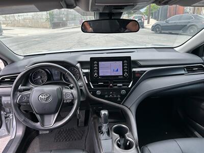 2021 Toyota Camry SE   - Photo 19 - Canoga Park, CA 91303