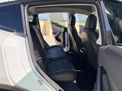 2022 Tesla Model Y Performance   - Photo 30 - Canoga Park, CA 91303
