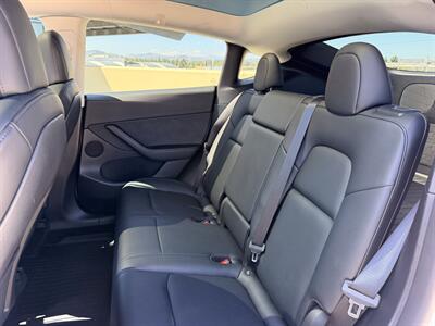 2022 Tesla Model Y Performance   - Photo 33 - Canoga Park, CA 91303