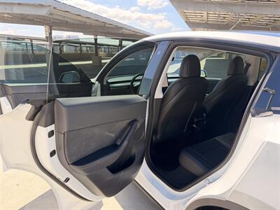 2022 Tesla Model Y Performance   - Photo 27 - Canoga Park, CA 91303
