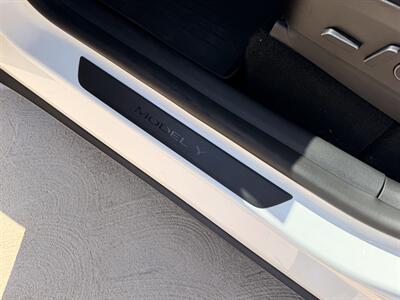 2022 Tesla Model Y Performance   - Photo 37 - Canoga Park, CA 91303