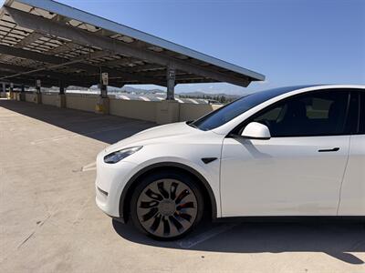 2022 Tesla Model Y Performance   - Photo 2 - Canoga Park, CA 91303