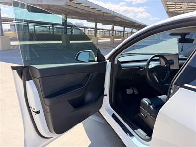 2022 Tesla Model Y Performance   - Photo 25 - Canoga Park, CA 91303
