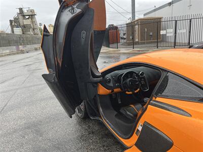 2016 McLaren 570S   - Photo 20 - Canoga Park, CA 91303