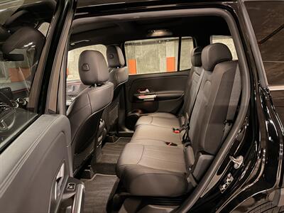 2022 Mercedes-Benz GLB GLB 250   - Photo 17 - Canoga Park, CA 91303
