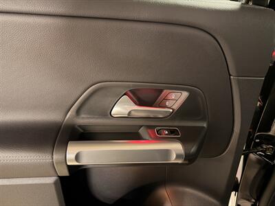 2022 Mercedes-Benz GLB GLB 250   - Photo 22 - Canoga Park, CA 91303